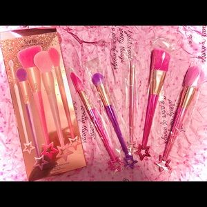 New, Never Used 5 Piece Tarte Brushes